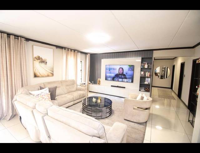 4 BEDROOM APARTMENT FOR SALE IN CARLSWALD